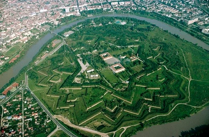 Cetatea Aradului a fost ridicată la cererea împărătesei Maria Tereza