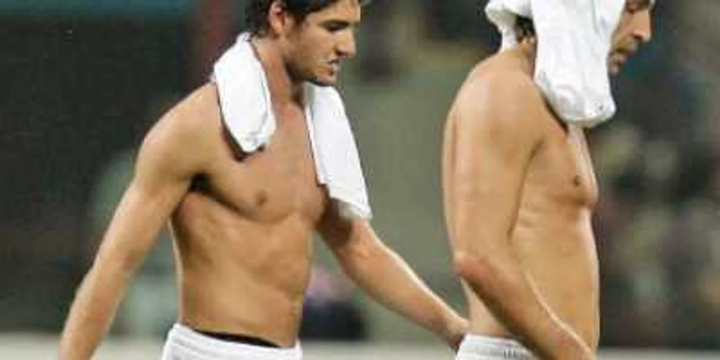 S.O.S. Milan!  Vine Van Basten?