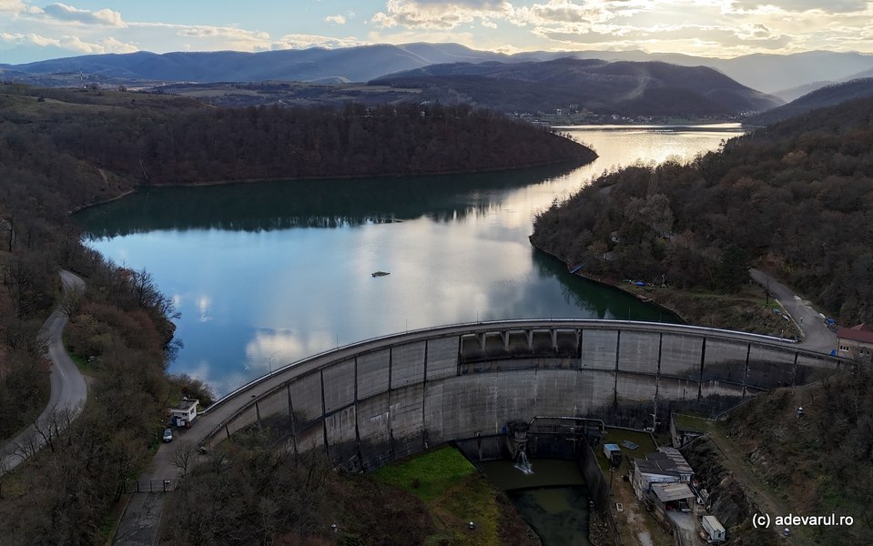 Istoria ascunsă a satului lui Ioan de Hunedoara, înghițit de Lacul Cinciș. „Era un fel de San Marino al Transilvaniei”