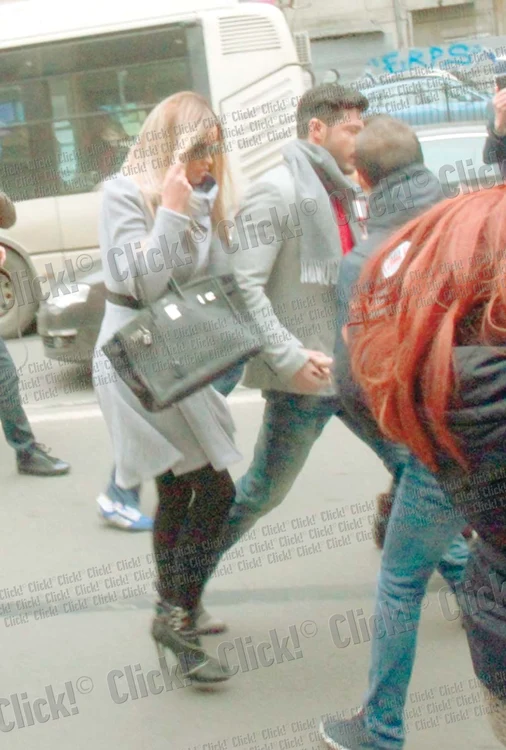 10 martie 2014- Căsătoria soţilor Slav s-a încheiat după două ore petrecute în biroul notarului (fotografii: Mihai Ionescu)