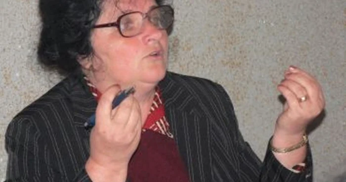 Elena Mosor are două slujbe, deşi şi-a pierdut funcţia la alegerile locale