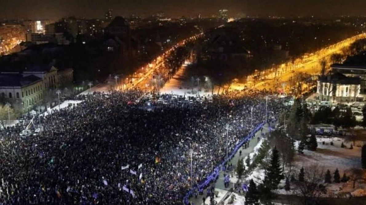 Cel mai mare protest de după 1989: peste 200 000 de români din toată ţara au ieşit în stradă jpeg