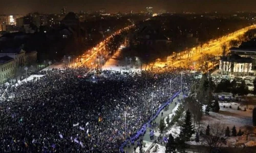 Cel mai mare protest de după 1989: peste 200 000 de români din toată ţara au ieşit în stradă jpeg