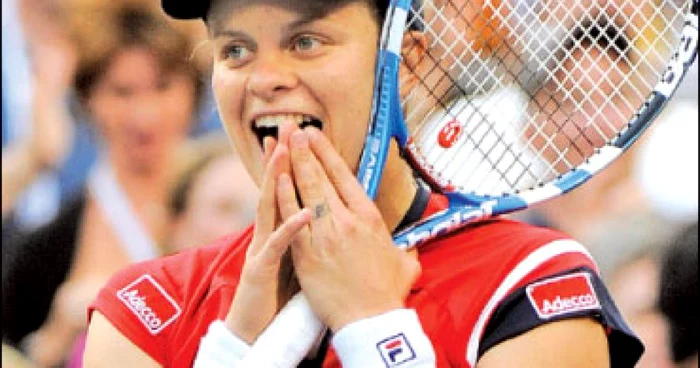 TENIS: Clijsters, mai bogată cu 1,6 milioane de dolari şi în top 20 WTA