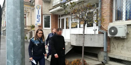 fals calugar FOTO IPJ Mehedinti