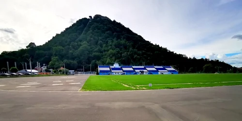 Pista de atletism din Deva  Foto Daniel Guță jpg