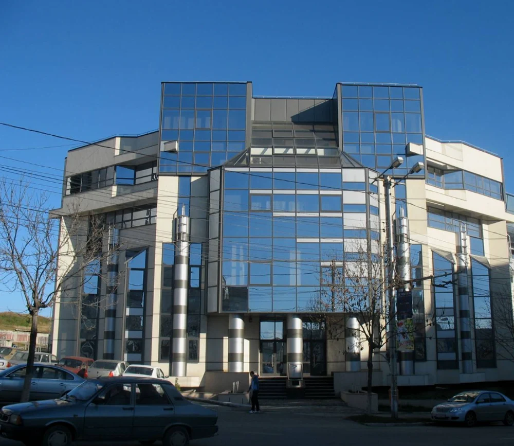 Deconturi bizare la Tribunalul Vaslui. Peste 1 milion de lei, din bani publici, dați pe chirii, transport și medicamente