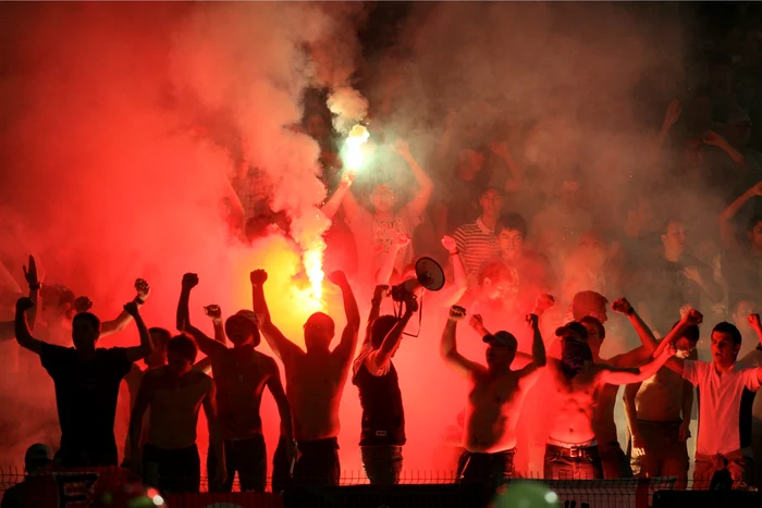 
    Meciul de la Sofia se anunţă unul incendiar şi la propriu şi la figurat  