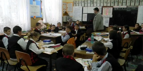 Elevii de la Poroschia vor primi căldură în curând