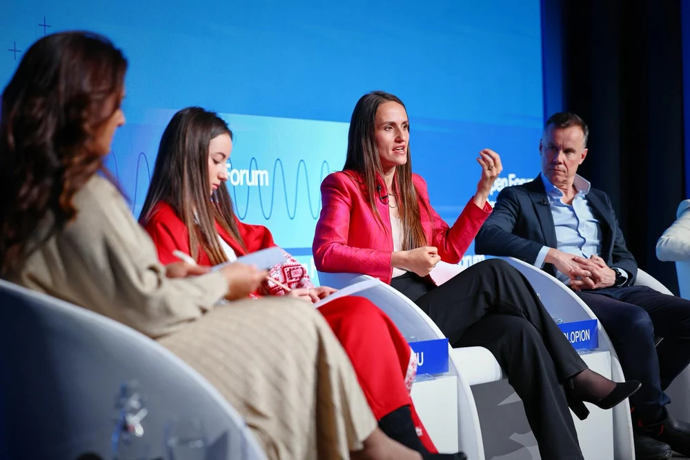 Oana Țoiu crede că Europa trebuie să lase nostalgiile și să construiască o nouă cale de colaborare cu SUA