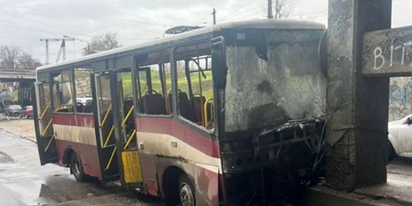 autobuz lovit de ruși Herson FOTO X jfif