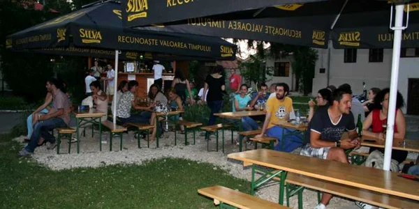 La Scriitori găzduieşte spectacole diverse