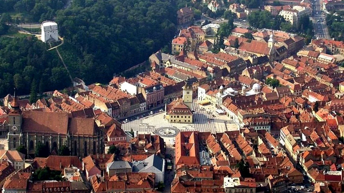 Braşov: Cercetări arheologice de amploare arată că primele locuinţe din oraş au fost construite înainte de 1200 jpeg