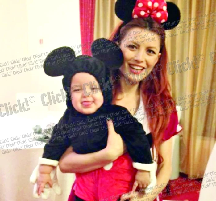 
    Solista i-a făcut petrecere lui  Nicholas într-un restaurant  