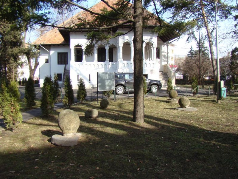 Trovanții aduși de Brâncuși la Târgu Jiu, preluați de Muzeul Național. Se află pe lista monumentelor istorice