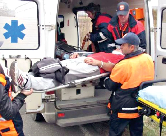 
    Medicii sunt rezervaţi  privind șansele de  supravieţuire ale  bărbatului  