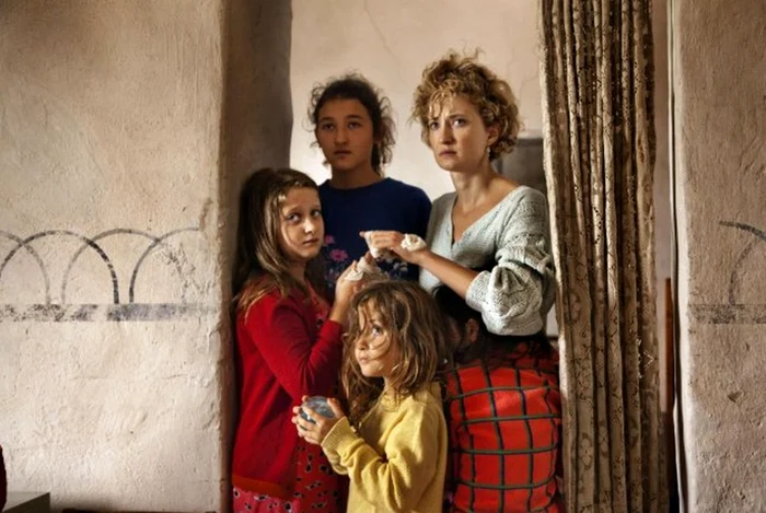 Scenă din filmul "Minuni". Stânga - sus - Alexandra Lungu. FOTO IMDB