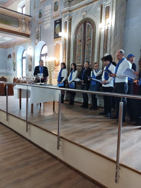 Sărbătoarea Luminilor la Templul Cerealiștilor din Bacău. Ce obiceiuri au evreii de Hanuka FOTO