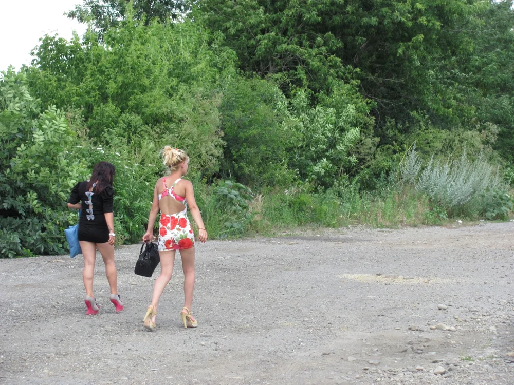 Prostituatele se aflau pe strada Narciselor din Târgu Jiu