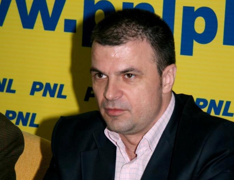 Mircea Roşca, scăpat de acuzaţii de corupţie în urma prescrierii faptelor, ar putea deveni preşedinte al PNL Prahova după demisia lui Iulian Dumitrescu