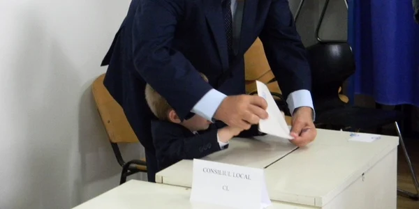 Dorel Coica la urne