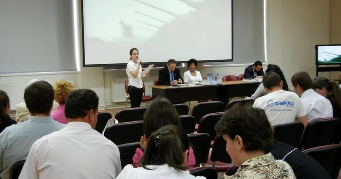 Elevii şi-au prezentat eseurile în Sala Porolissum. Foto: Prefectura Sălaj