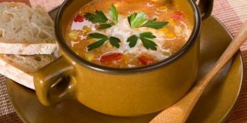 mancare de cartofi cu gogosari murati