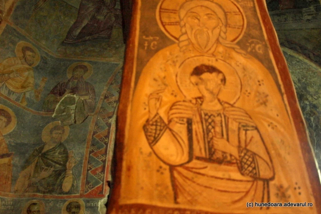 Pictura din Biserica Densuș. Foto: Daniel Guță. ADEVĂRUL