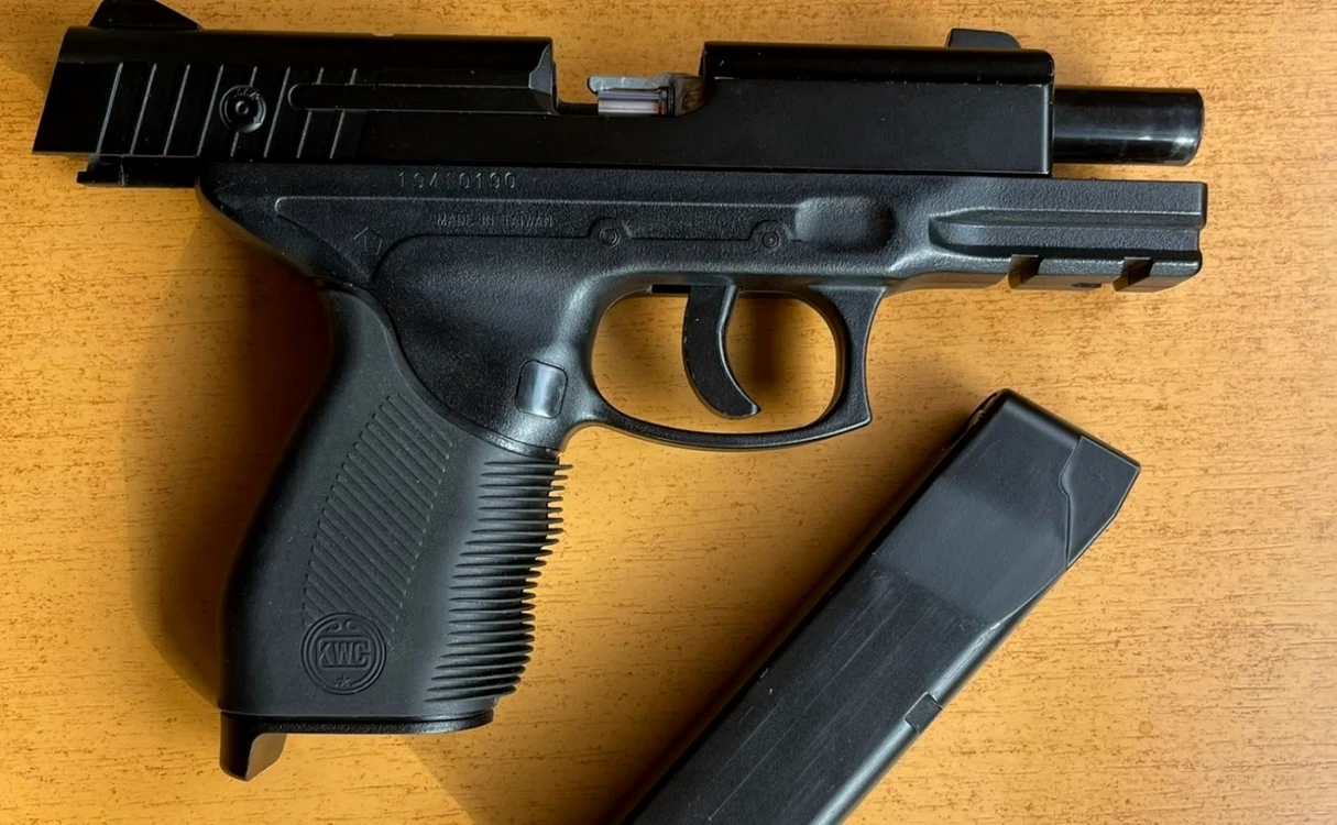 Bărbatul ameninţa că deţine arme şi muniţii. FOTO: Arhivă