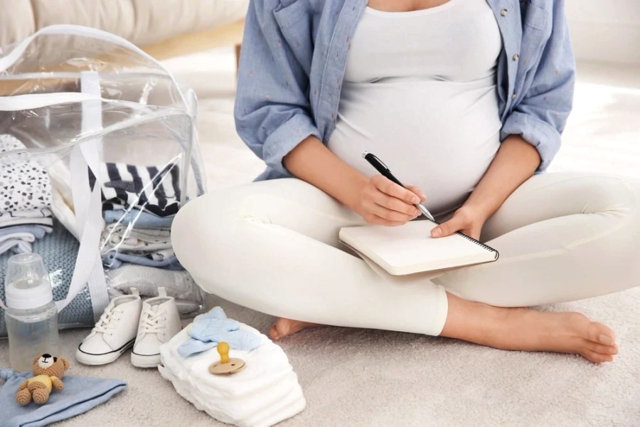 Femeia care a născut după un transplant de uter. Ce presupune procedura și ce înseamnă pentru viitorul fertilității