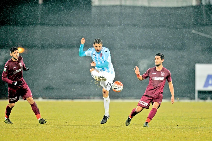 
    Adrian Mutu a jucat  în campionat  împotriva  clujenilor, dar azi  va sta pe bancă  