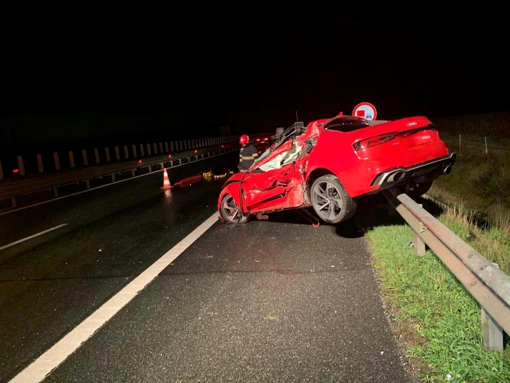 Mașina preotului Dobra FOTO Poliția Română