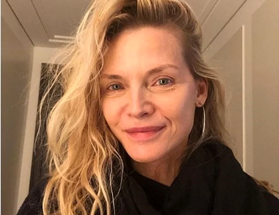 2 21547012 7732465 stunning michelle pfeiffer is getting a break from filming her u m 42 1574882157026 jpg jpeg