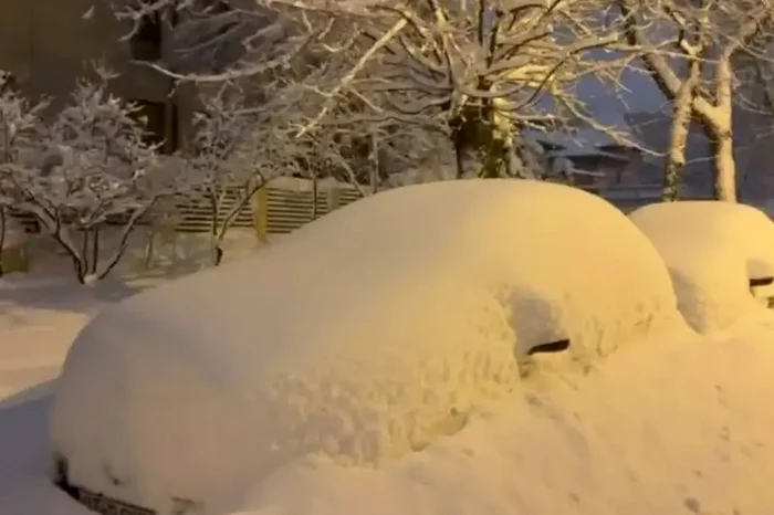 Școlile din Vrancea și Galați se închid din cauza ninsorilor. 