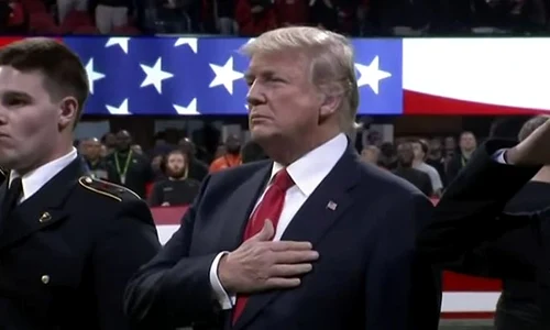 Donald Trump a uitat versurile jpeg