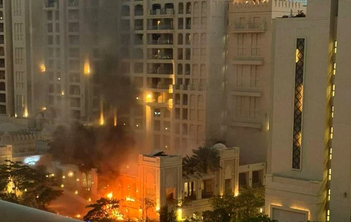 Hotelul Fairmont The Palm, în flăcări