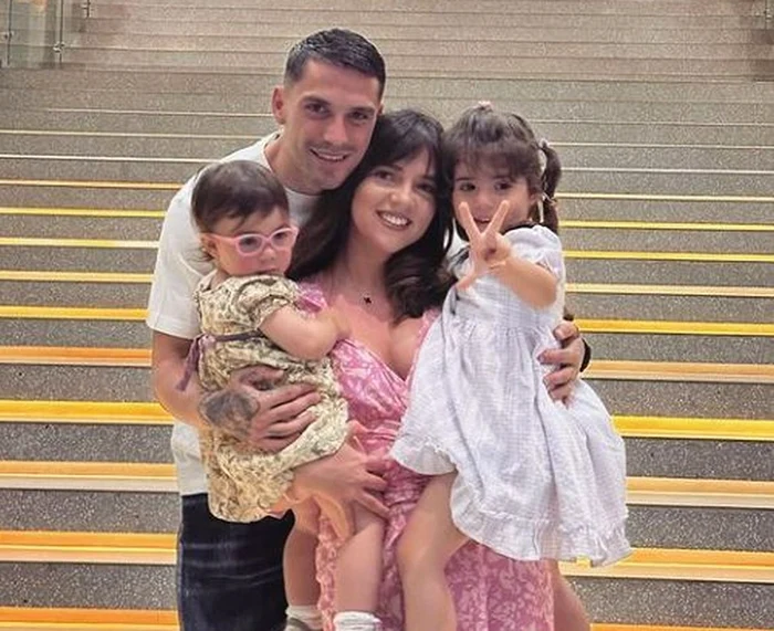 Nicolae Stanciu și minunile din viața lui: soția și cele două fetițe (FOTO: Instagram)