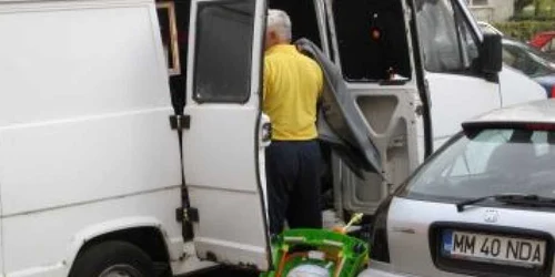 Resita: Reşiţenii îşi mută debaraua în parcări