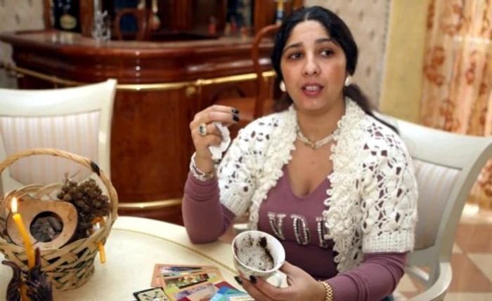 
    Vrăjitoarea Sultana (Foto: vedete.rol.ro)  