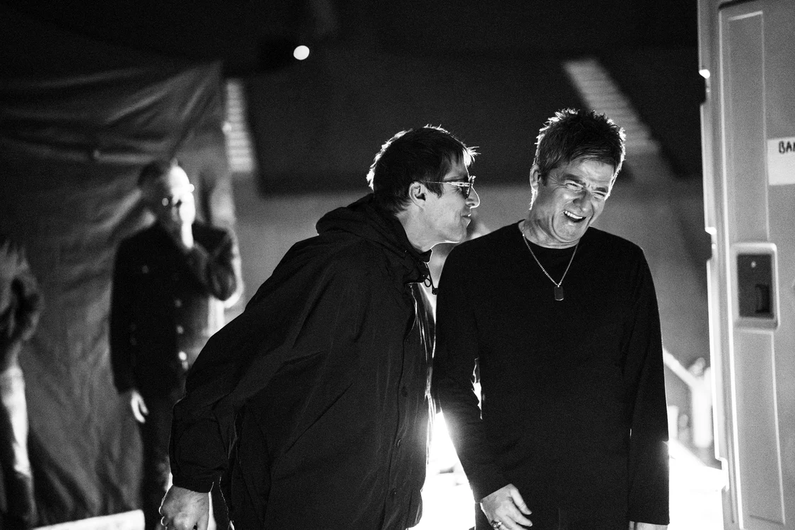 Liam și Noel Gallagher s-au întors. 