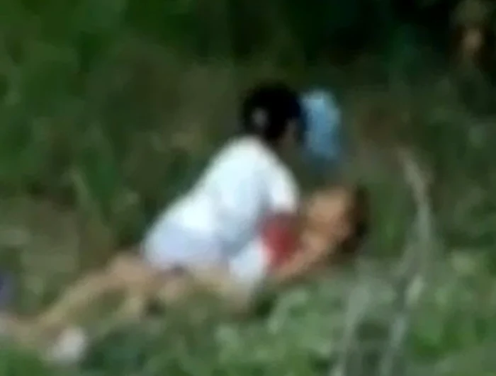 
    Fetiţele au fost filmate în timp ce mimează un act sexual  
