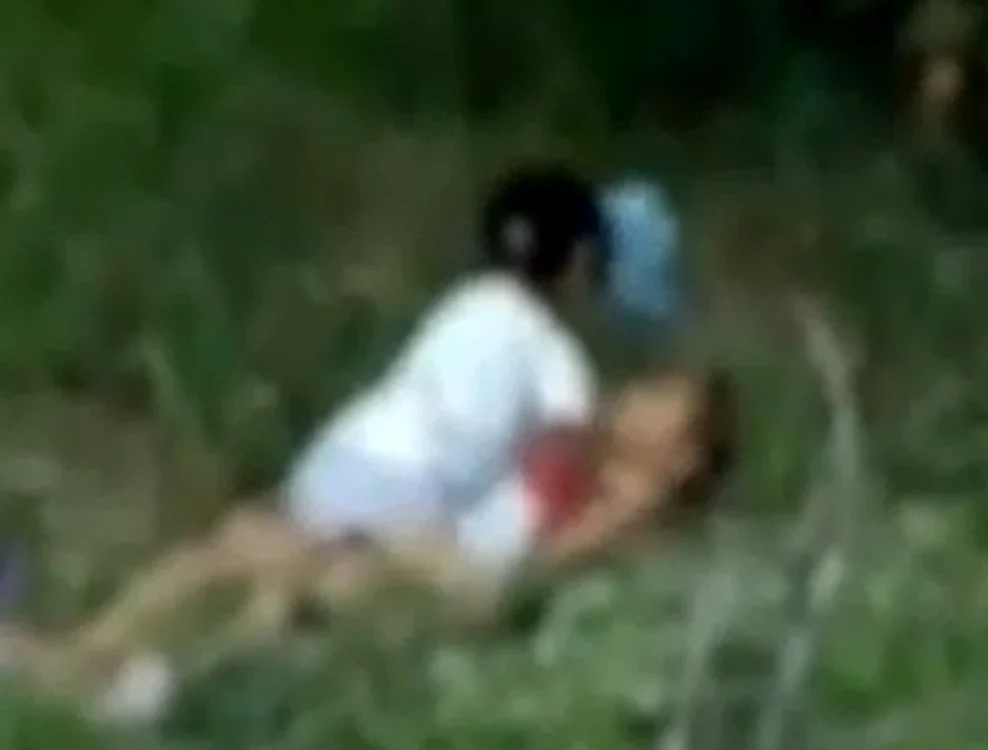 Fetiţele au fost filmate în timp ce mimează un act sexual