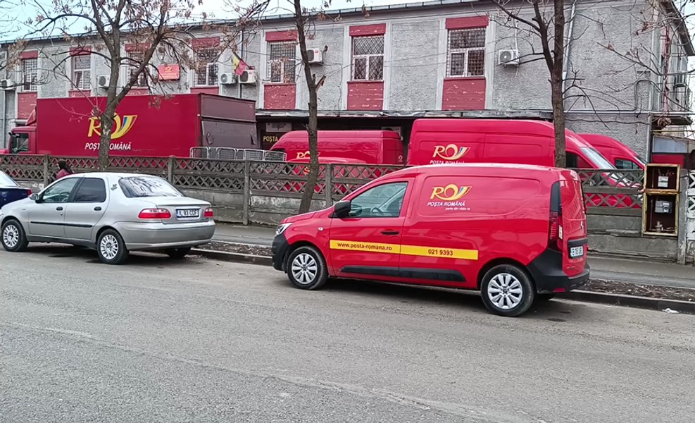 Poștașii au întrerupt lucrul timp de două ore. Angajații Poștei Române, nemulțumiți de salariile mici VIDEO