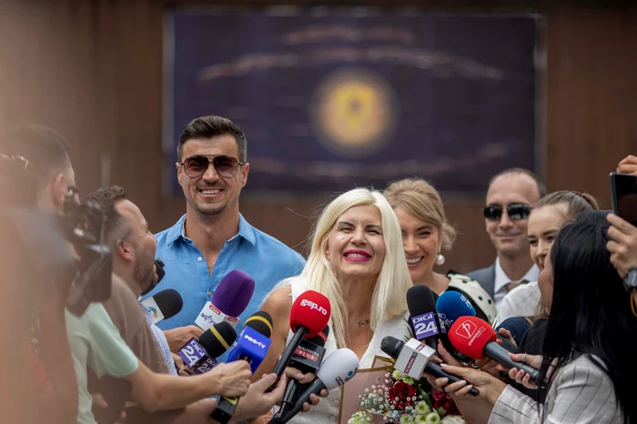 Adrian Alexandrov a aşteaptat în faţa penitenciarului. FOTO Inquam Photos / Ovidiu Micsik