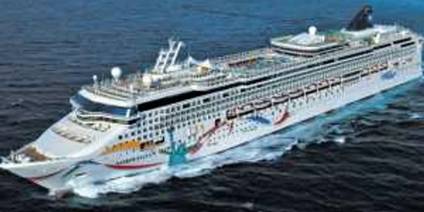 Nava de croaziera Norwegian Dawn FOTO cruiseek.com