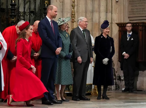 Kate Middleton a făcut o reverență în fața Regelui Charles