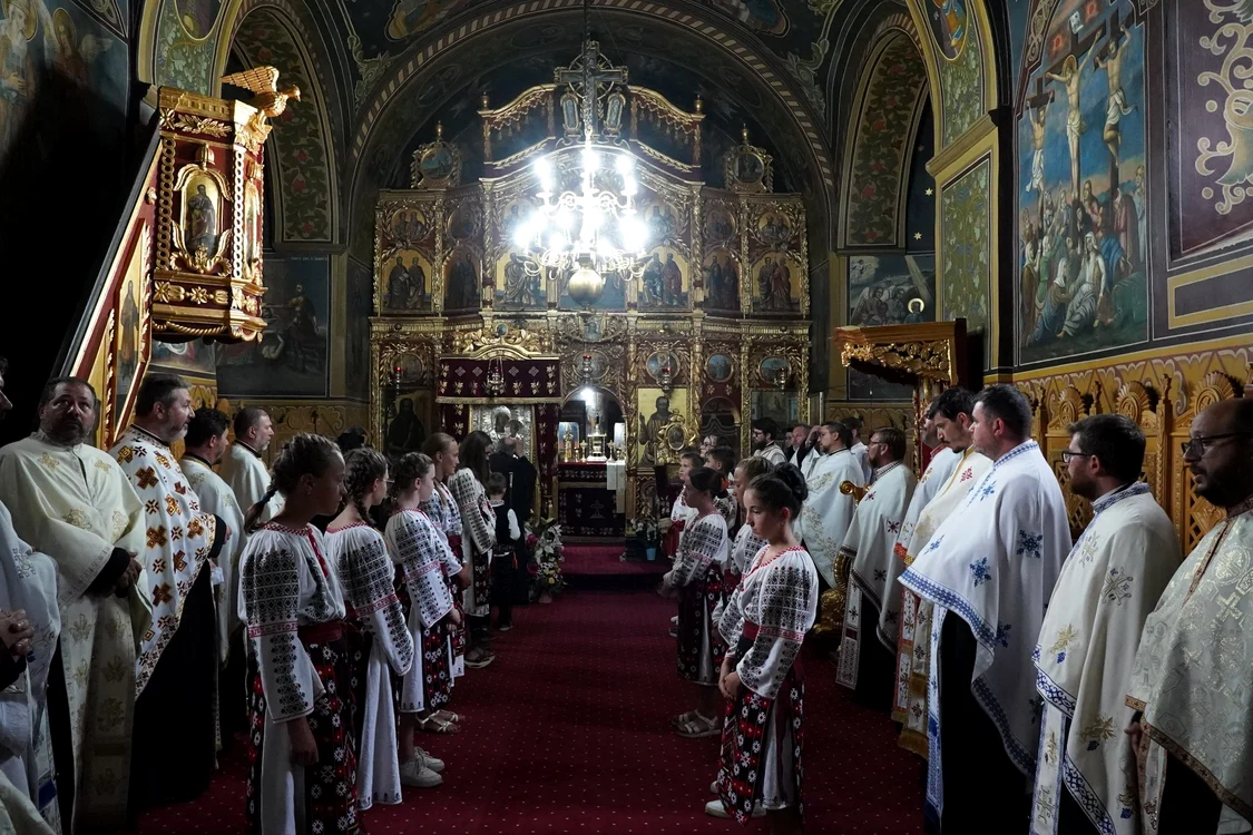 Slujbă la mănăstirea Adam din județul Galați FOTO: Arhiepiscopia Dunării de Jos