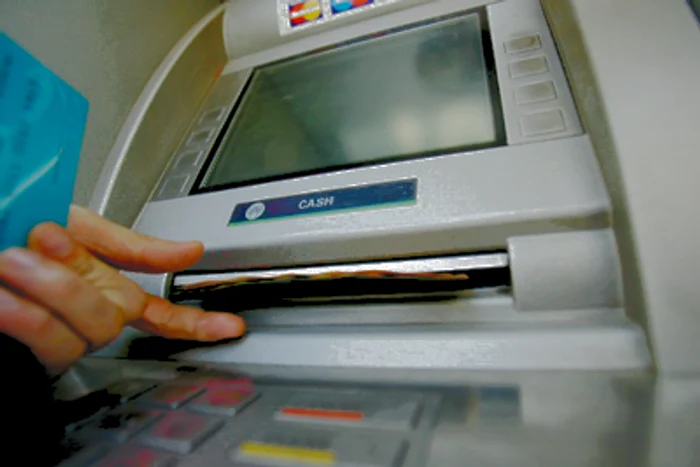 Hunedoara: ORAŞUL PE SCURT / Hoţi de bancomat la arest