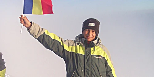 Alexandra Marcu este prima româncă de vârsta ei care a atins vârful Kilimanjaro