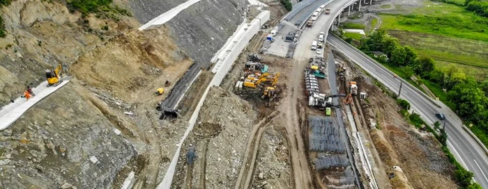 Dealul Liliecilor. Lotul V al Autostrăzii Lugoj - Deva.